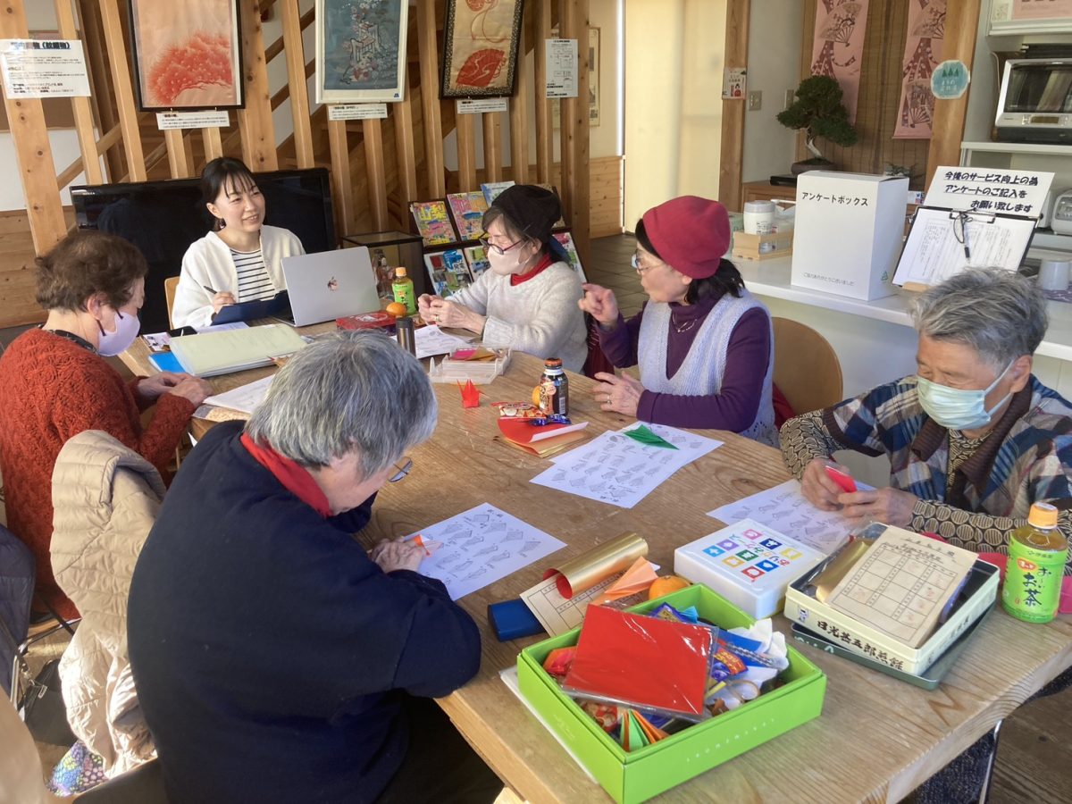 折り紙がつなぐ20年の輪　折り都留教室